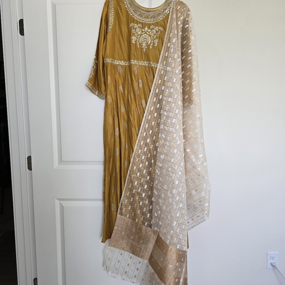 HemLine - Mustard & Gold Frock Anarkali by HemLine - Size Large 42" Pakistani - Picture 9 of 14